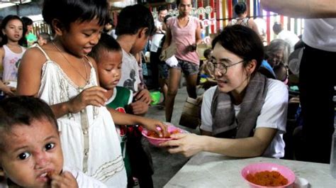 How to say charity in Filipino .